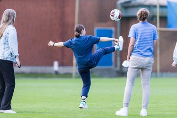 Bild 27 - wBJ Hamburger SV - Holstein Kiel : Ergebnis: 2:0